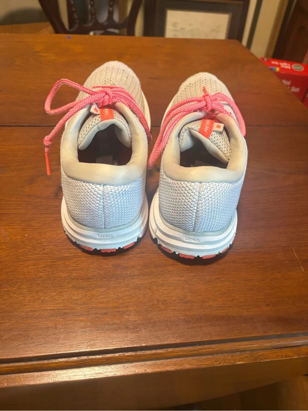 Brooks revel women